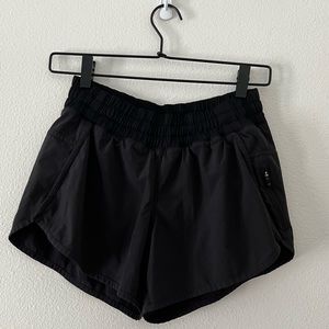 LULULEMON black track that shorts